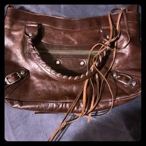 Very cute brown bag!